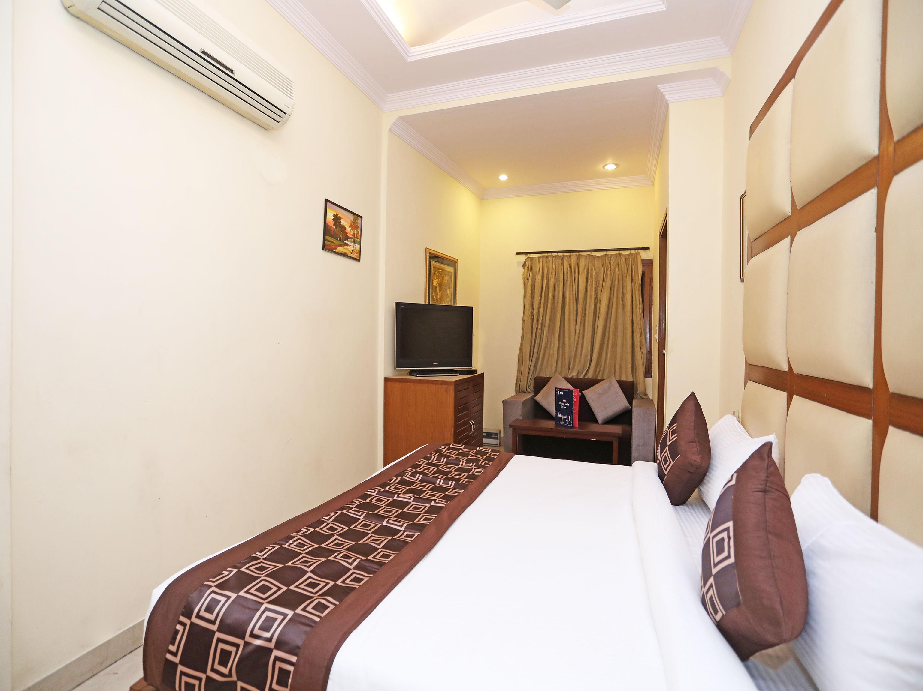 Capital O 10750 Hotel Vivek New Delhi Exteriör bild