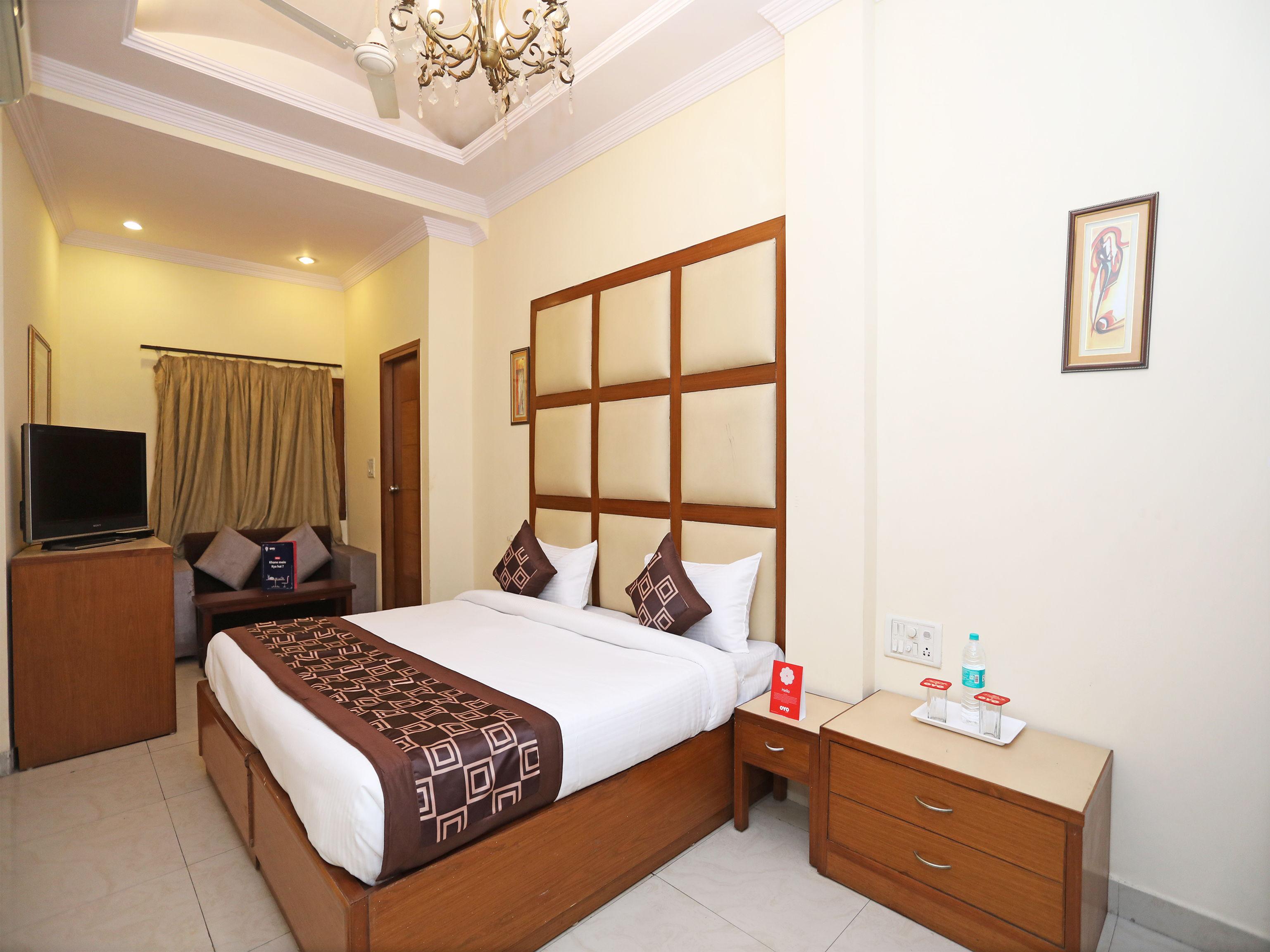 Capital O 10750 Hotel Vivek New Delhi Exteriör bild