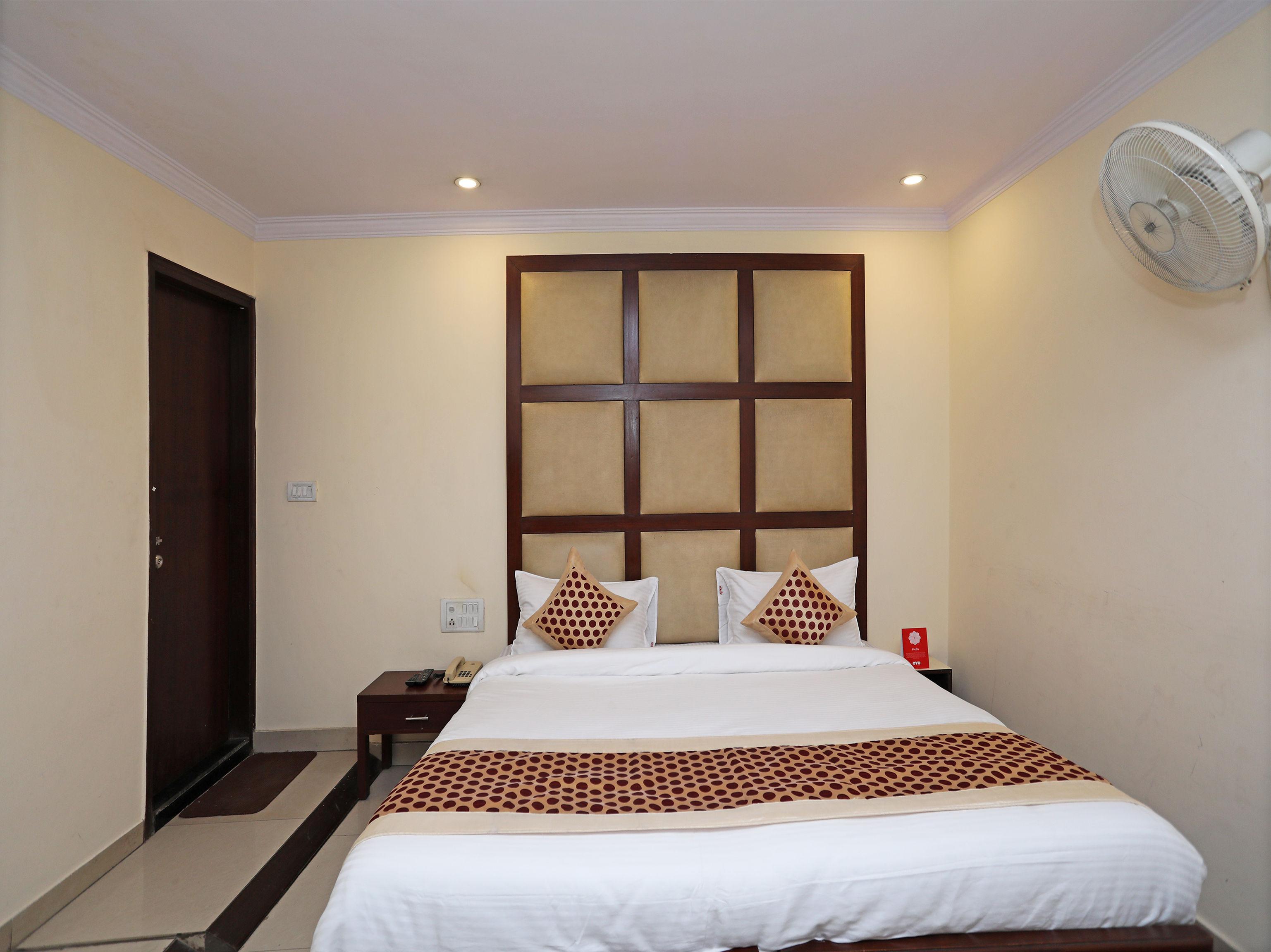 Capital O 10750 Hotel Vivek New Delhi Exteriör bild