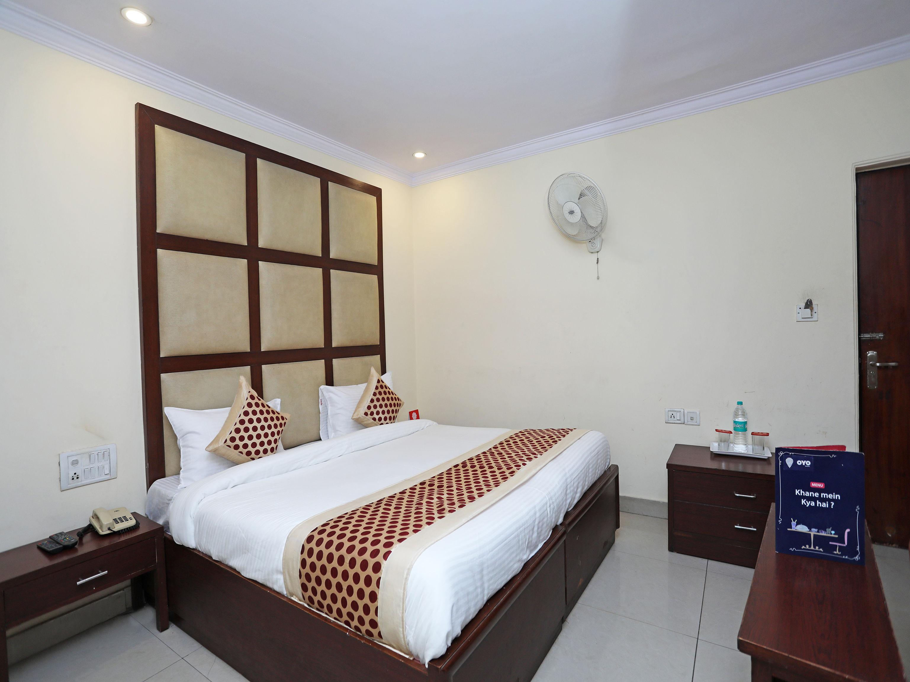 Capital O 10750 Hotel Vivek New Delhi Exteriör bild