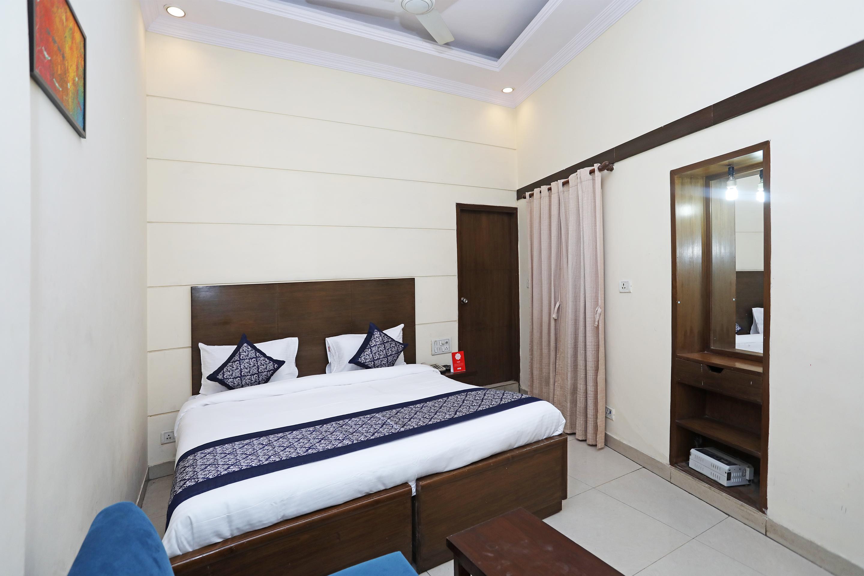 Capital O 10750 Hotel Vivek New Delhi Exteriör bild
