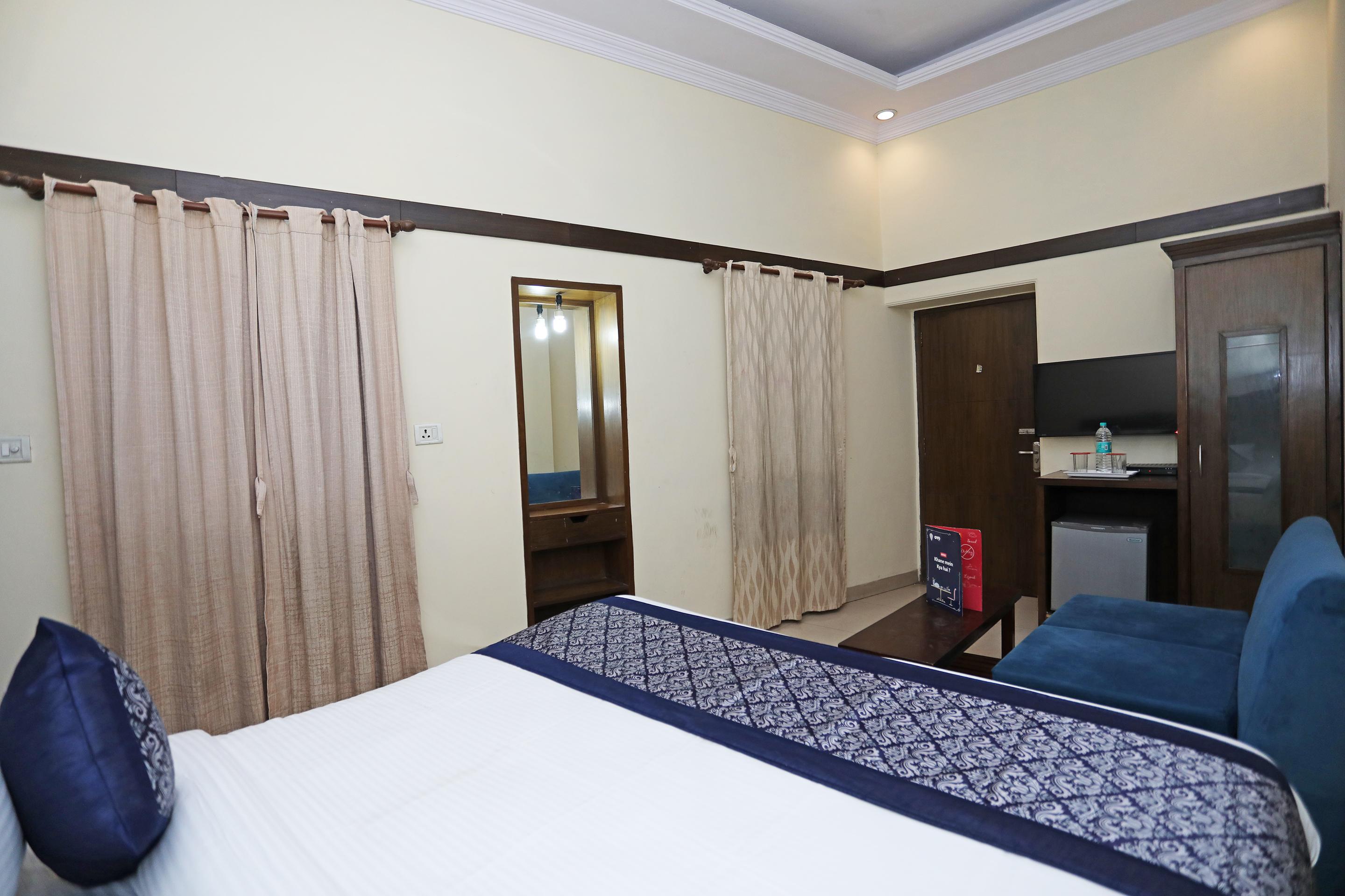 Capital O 10750 Hotel Vivek New Delhi Exteriör bild
