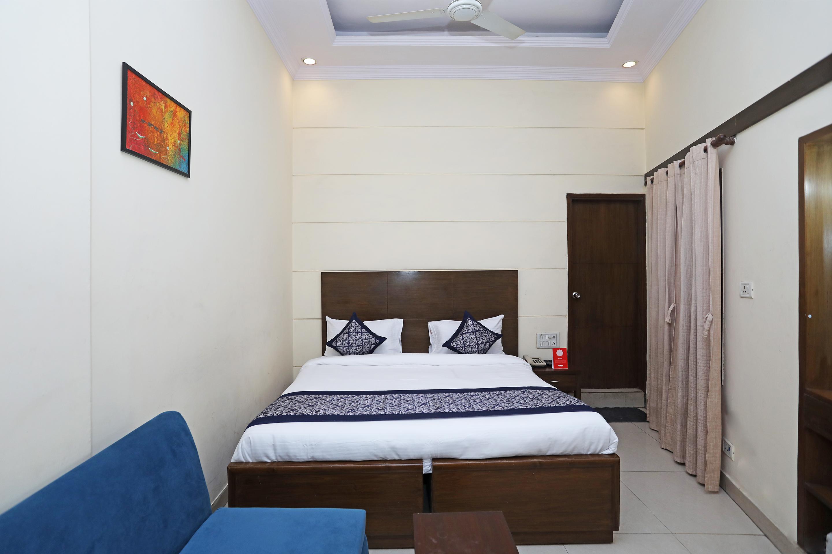 Capital O 10750 Hotel Vivek New Delhi Exteriör bild