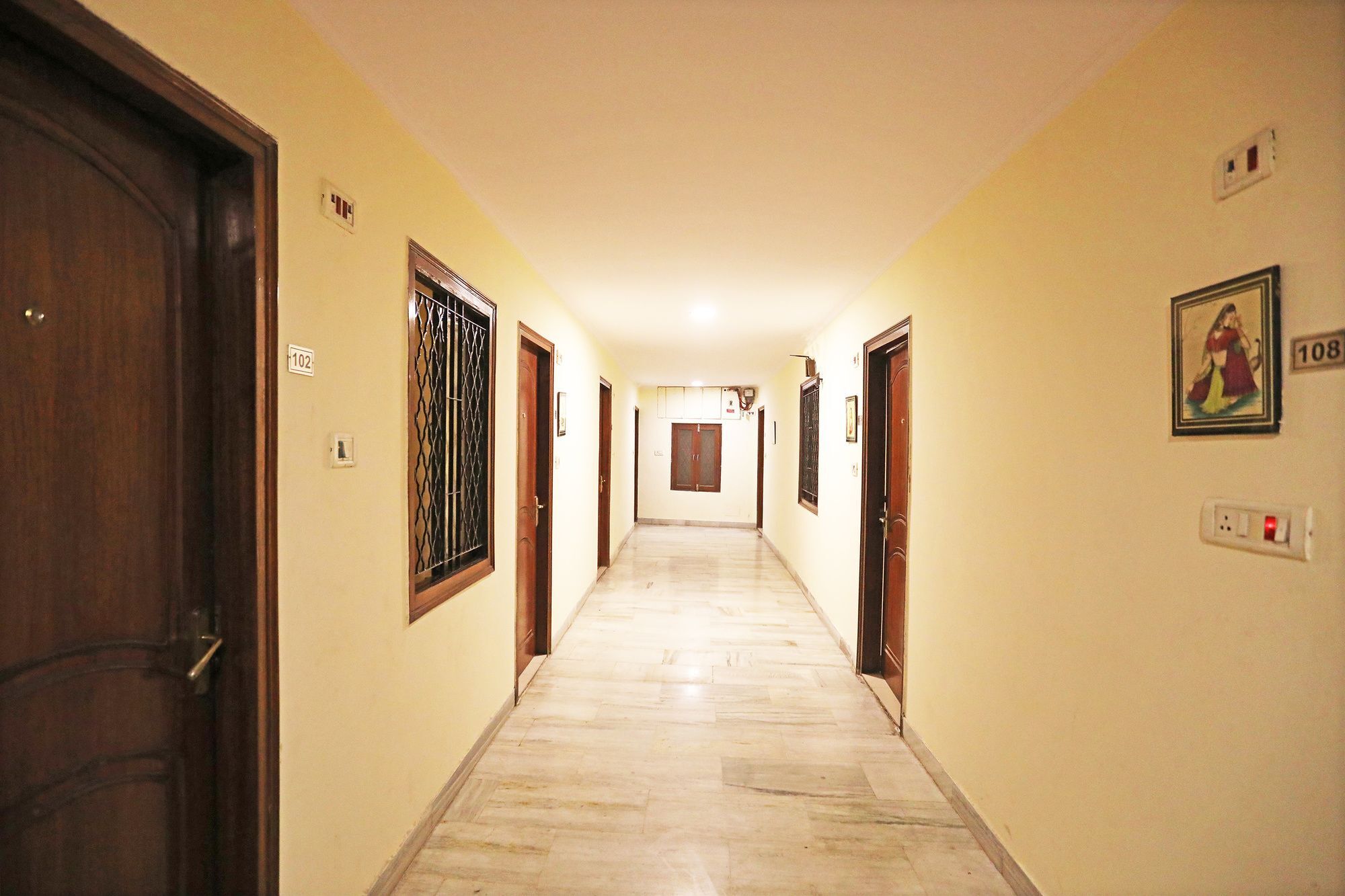 Capital O 10750 Hotel Vivek New Delhi Exteriör bild